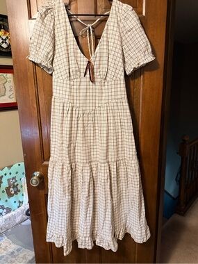 Francesca's Collections Beige Plaid Tiered Midi Dress with Puff Sleeves